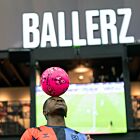 Icon footballs - pink