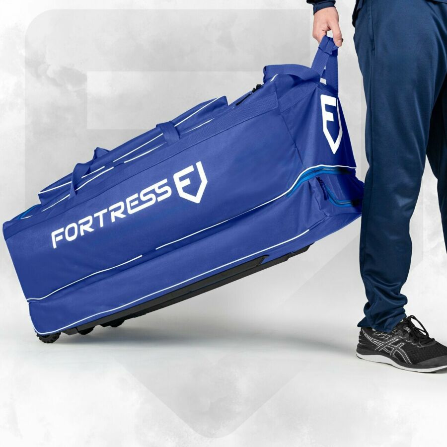 Fitted with 2 diffferent length padded grab handles