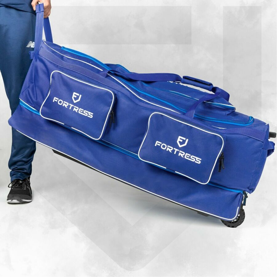 2 side compartments for all of your smaller belongings